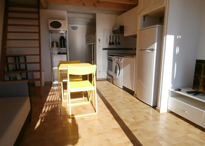 Mezzanine Climatise Avec Piscine & Tennis - 4p - Fr-1-799-48